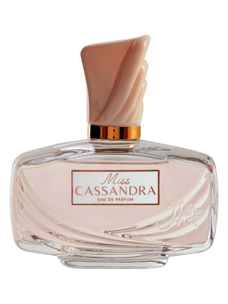 Jeanne Arthes Miss Cassandra