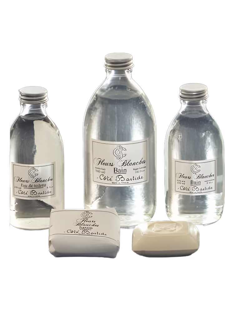 Bastide Aix en Provence White Flowers